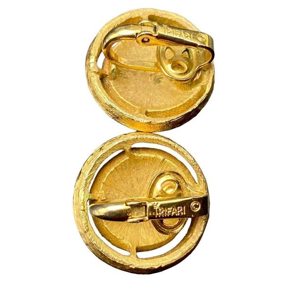 CROWN TRIFARI COMET SWIRL GOLDEN TONED TRIFANIUM CLIP ON EARRINGS VINTAGE 1960s - Picture 11 of 13